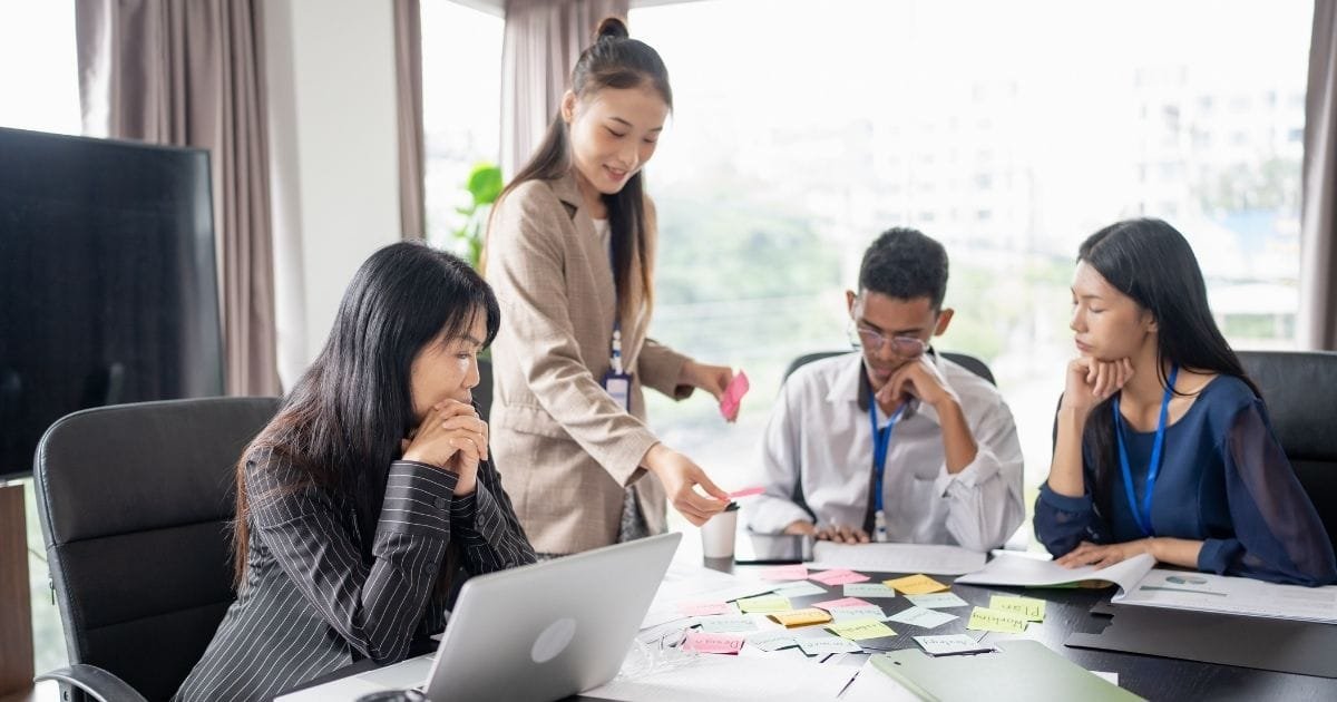 audience discovery keywords for company